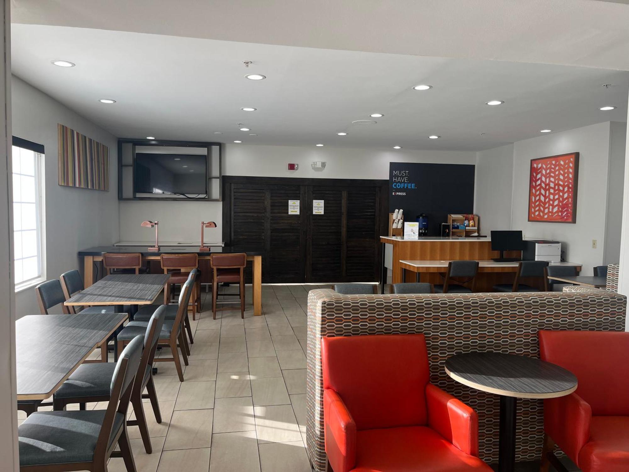 Holiday Inn Express Henderson By Ihg Exterior photo