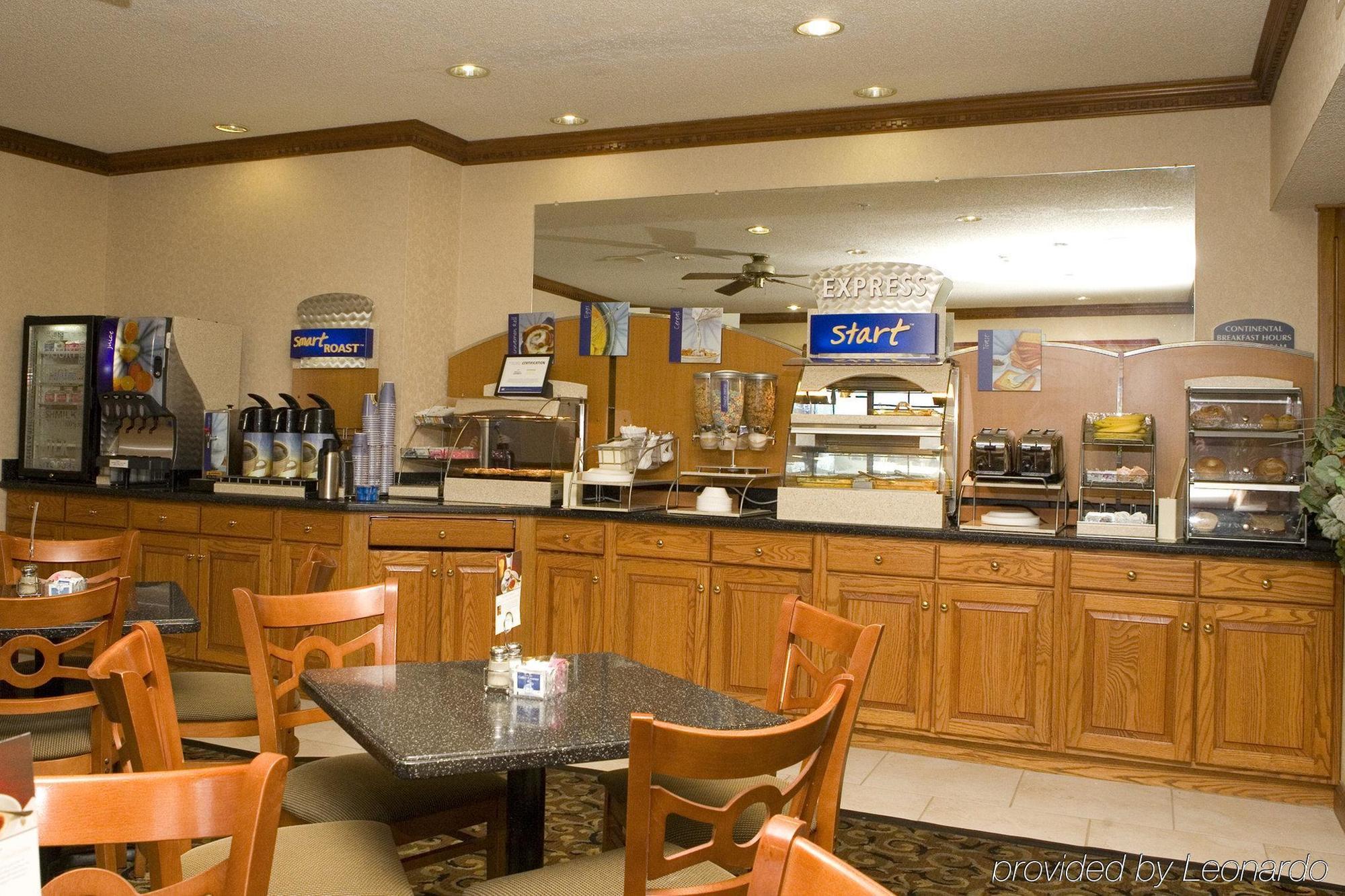 Holiday Inn Express Henderson By Ihg Exterior photo