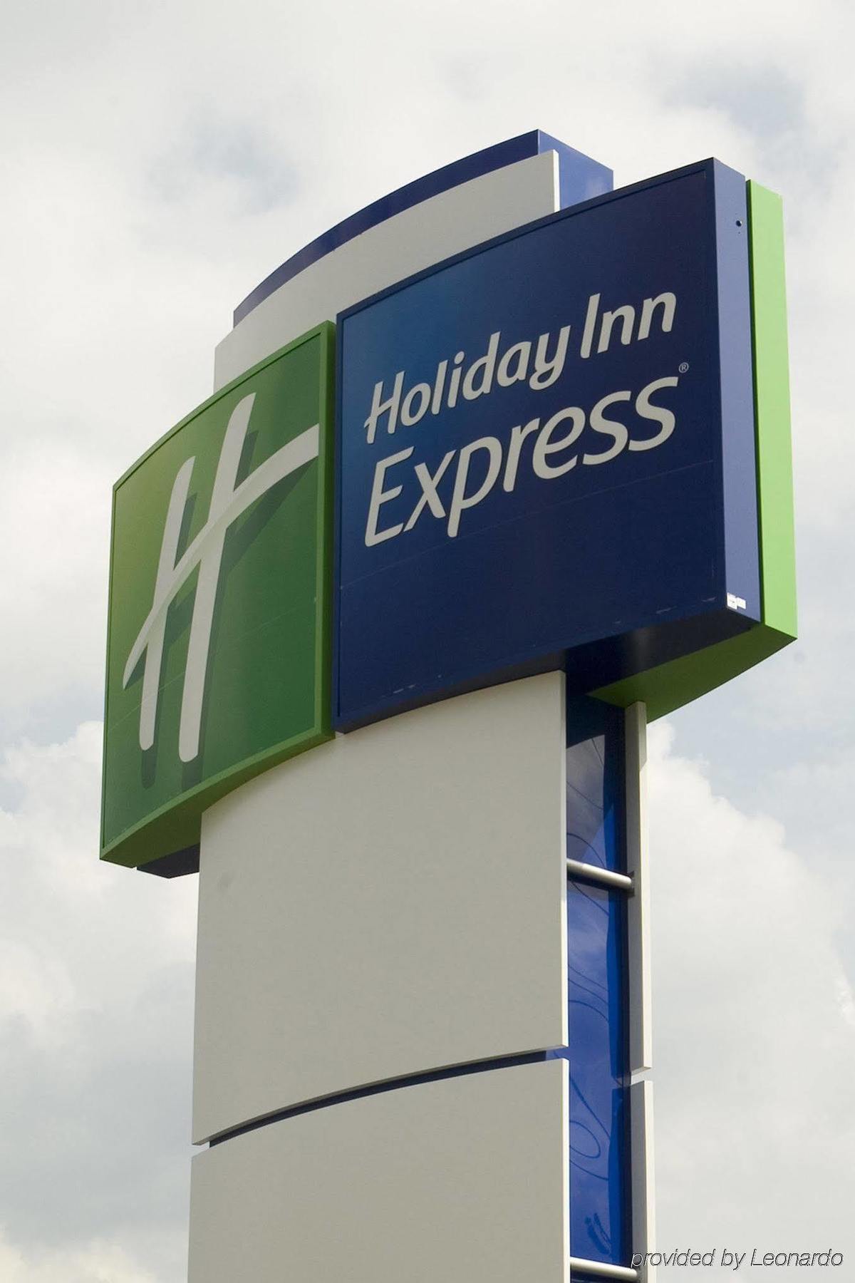 Holiday Inn Express Henderson By Ihg Exterior photo