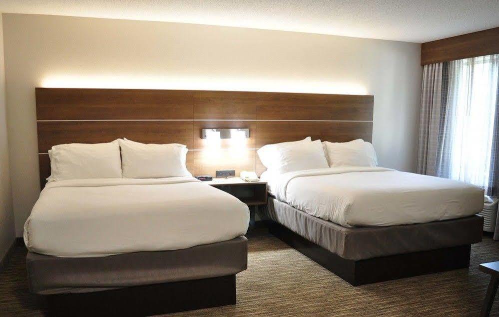 Holiday Inn Express Henderson By Ihg Exterior photo